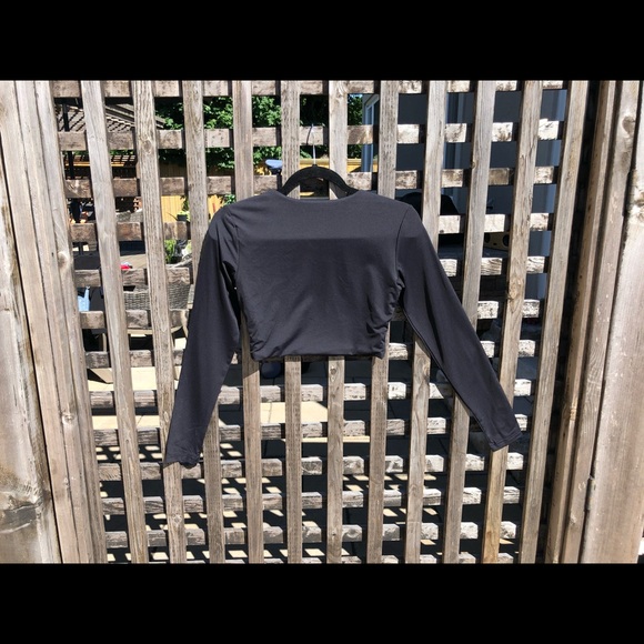 Meshki Cropped Long Sleeve Shirt - Picture 3 of 4